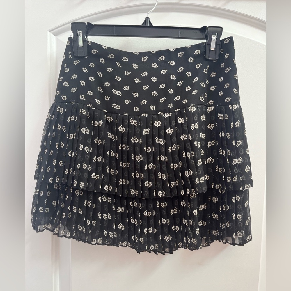 Nanette Lepore Floral Pleated skirt —size 0